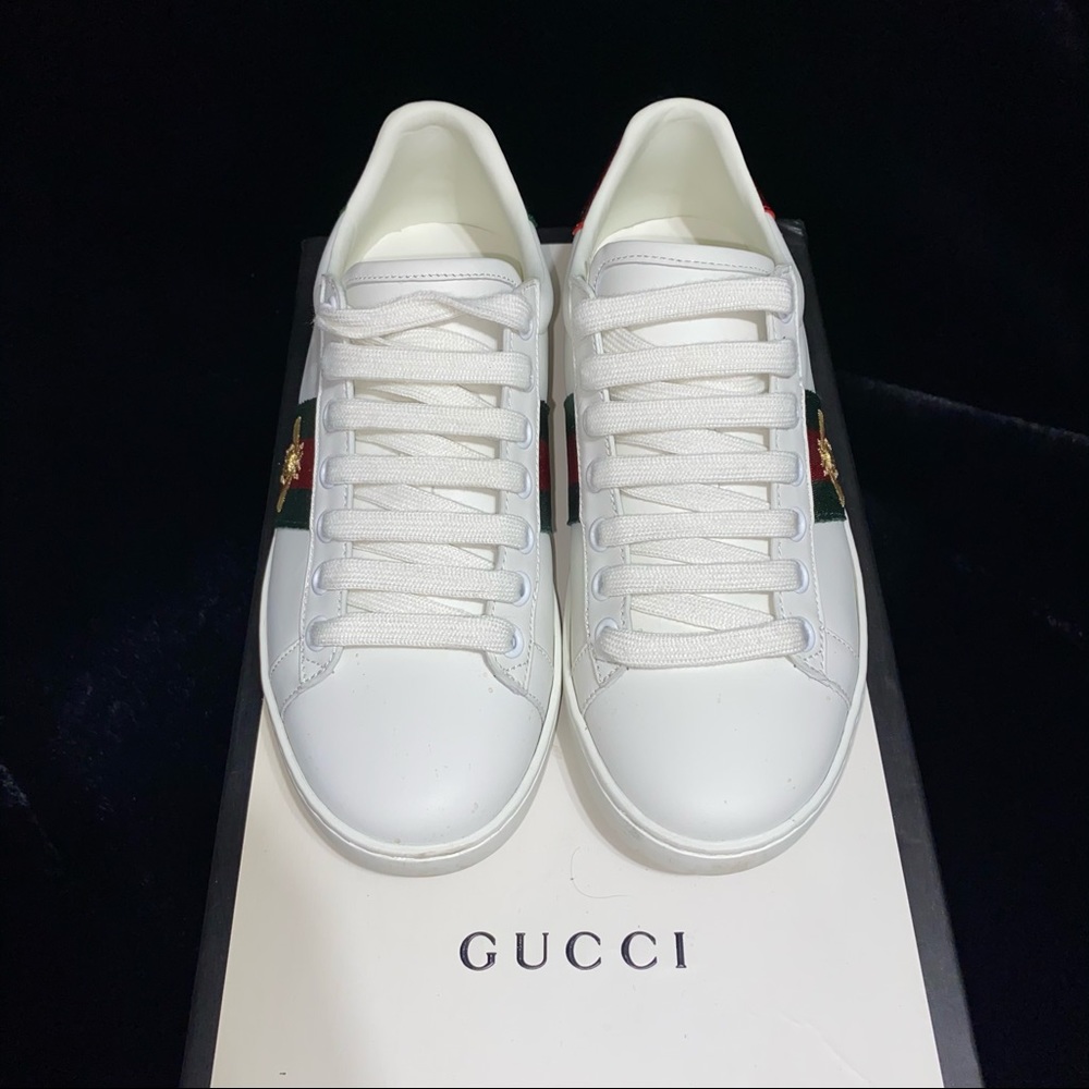 Women's Ace sneaker with bee